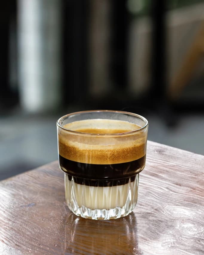 Vì Sao Espresso Không Có Crema Hoặc Crema Mau Tan? Cách Kiểm Tra Nhanh