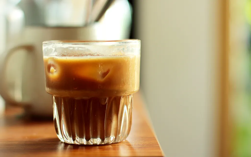 Cà Phê Sữa Đá Nên Dùng Loại Nào Để Đậm Đà Mà Không Gắt?